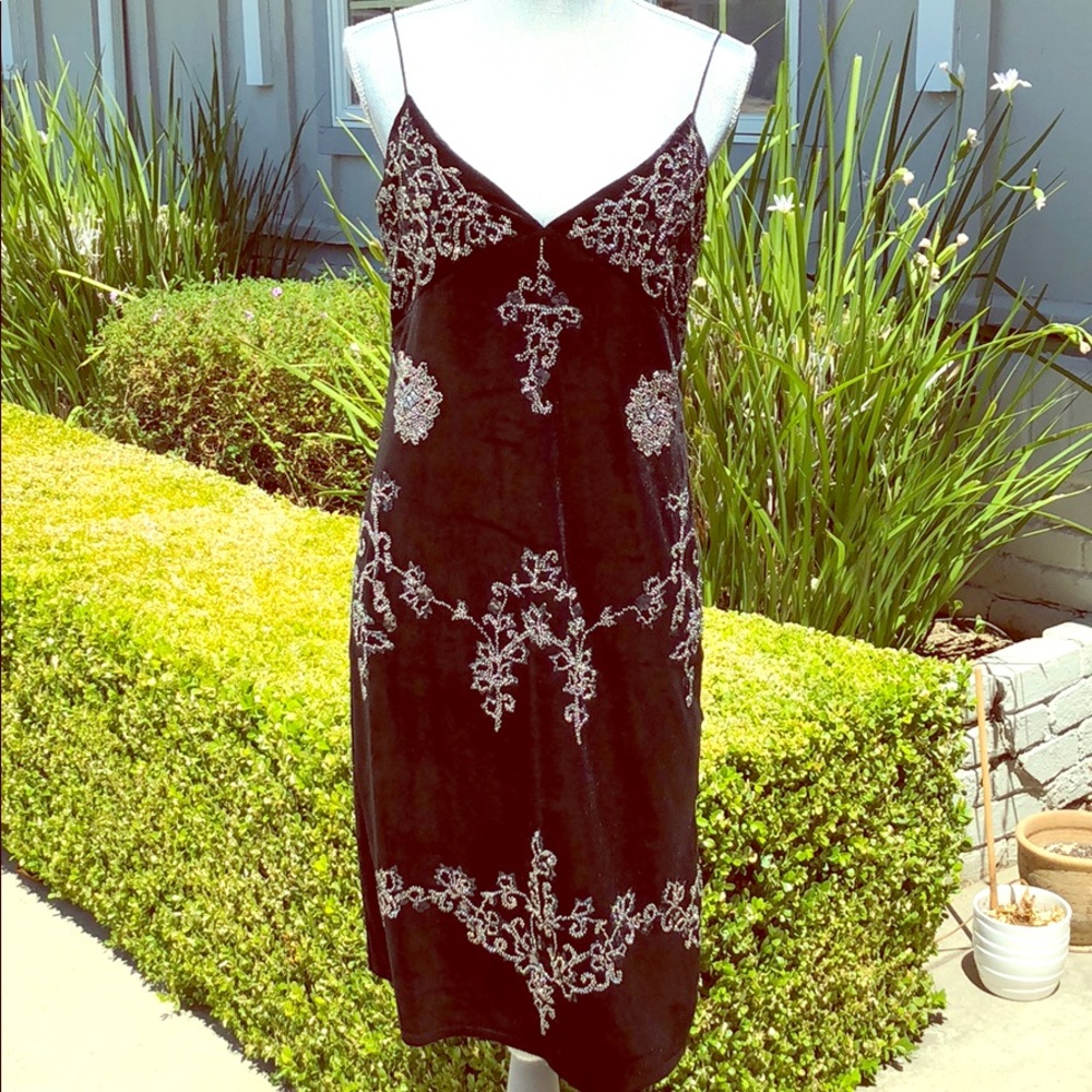 Romeo + Juliet Couture velvet dress